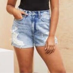 American Eagle Distressed Denim Mom Shorts 00